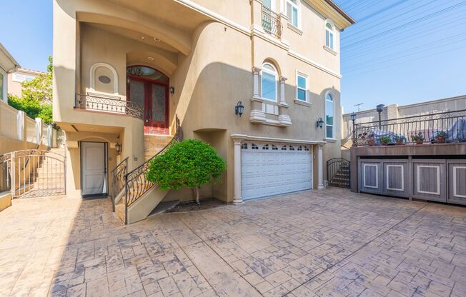 4 beds, 4 baths, $6,500, Unit #B