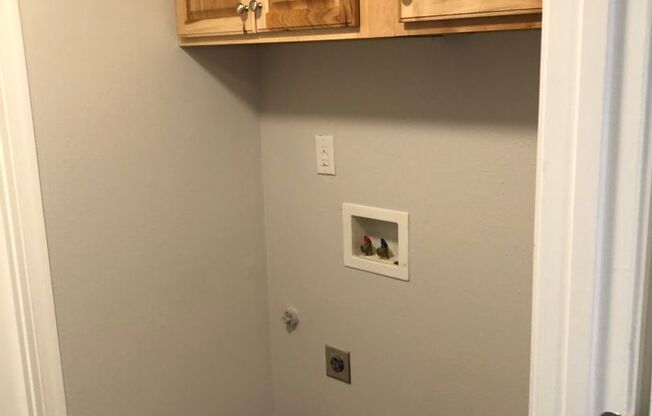 2 beds, 1 bath, 945 sqft, $1,575, Unit 085