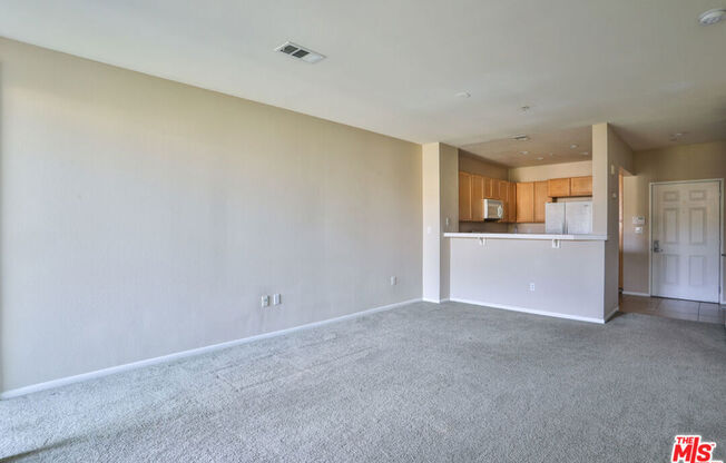 6400 CRES PKWY