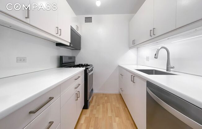 2 beds, 1 bath, 815 sqft, $4,600, Unit 11B