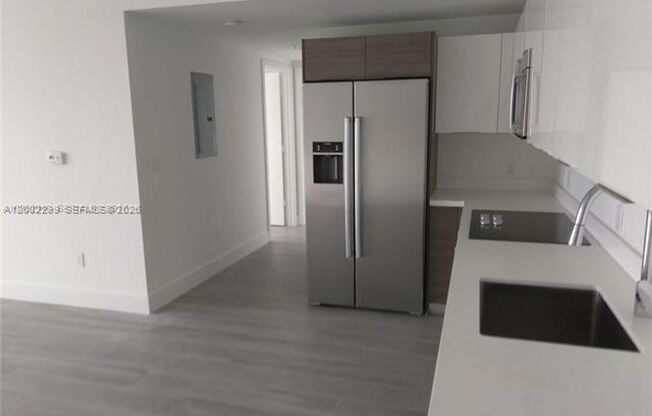 2 beds, 2 baths, 933 sqft, $3,750, Unit 1010 SW 2nd Ave # 1901 -