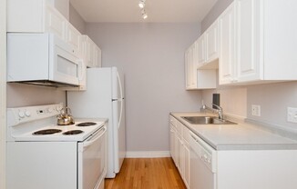 2 beds, 2 baths, 1,013 sqft, $4,500, Unit 105