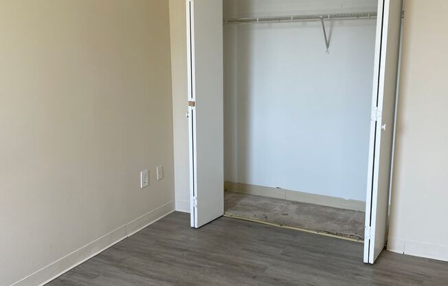 1 bed, 1 bath, 430 sqft, $1,350, Unit 221