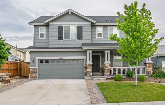 Impressive 4 Bed, 4.5 bath home in the Wheatlands Subdivision!!