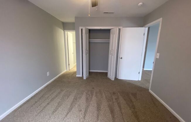 3 beds, 2 baths, 990 sqft, $1,395, Unit 1430-B