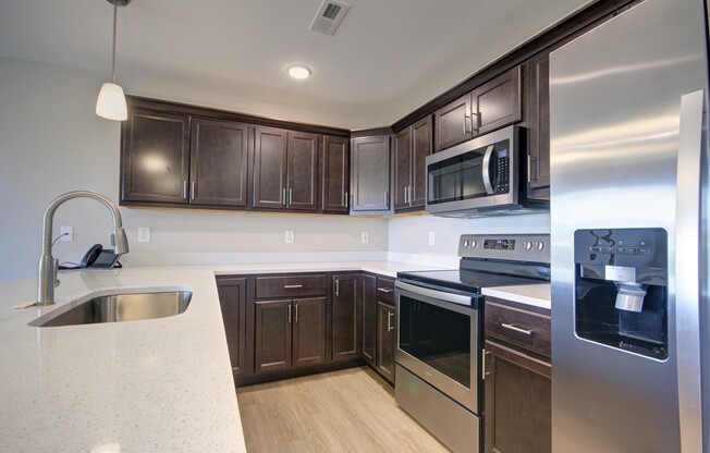 3 beds, 2 baths, 1,502 sqft, $1,975, Unit 1204-201