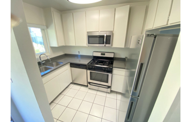 2 beds, 2 baths, $2,795