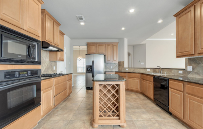 321 GRAFTON LN