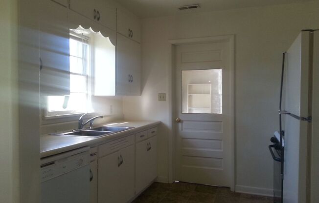 2 beds, 1 bath, $850