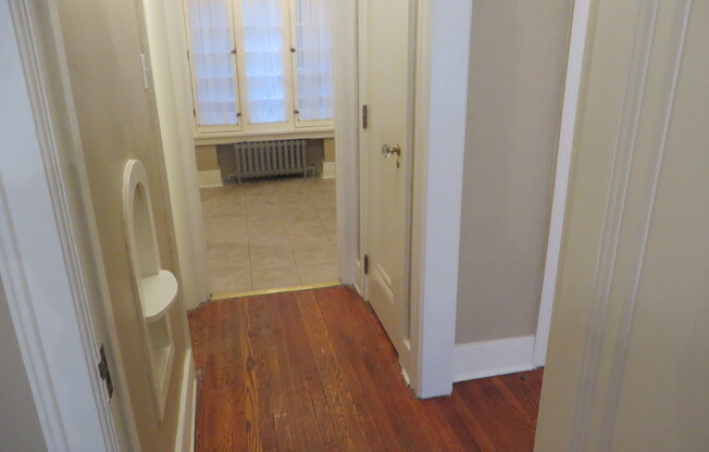 1 bed, 1 bath, 642 sqft, $815, Unit F1