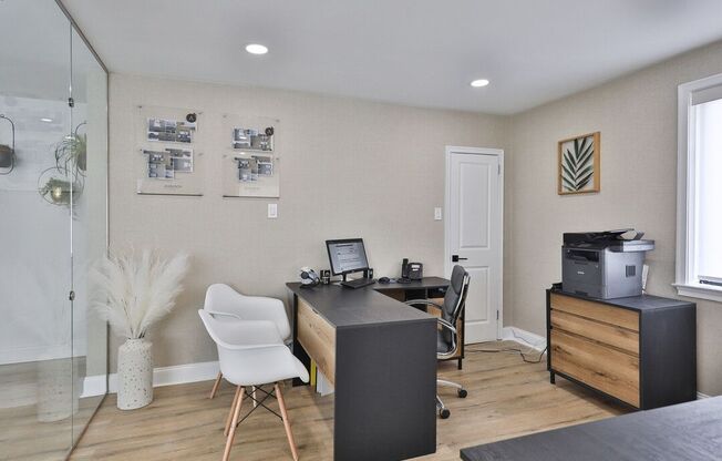 Leasing Office