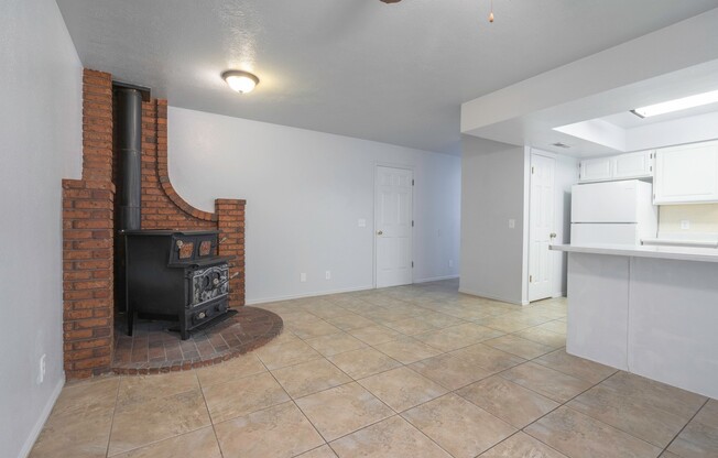 3 beds, 2 baths, $2,000