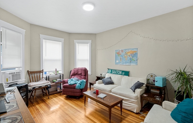 79 SAXTON ST