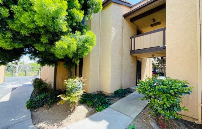 Spacious 1/1 Condo in Gated Community