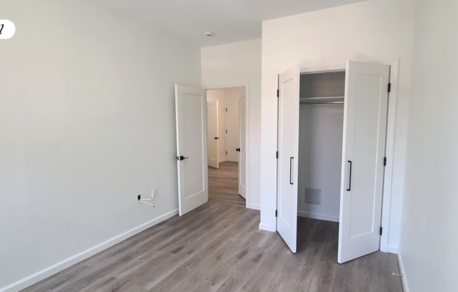 30 56 12 ST