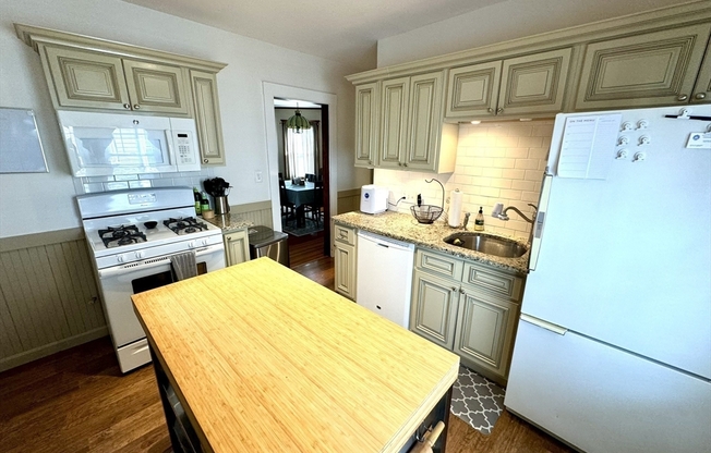 8 KAHLER AVE