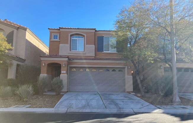 2 STORY, 4 BEDROOM, 3 BATH HOME THAT IS MOVE-IN READY! THIS MOUNTAINS EDGE
