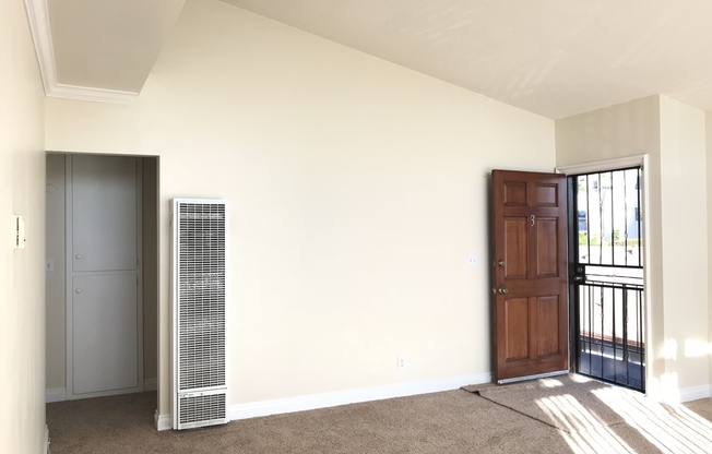 2 beds, 1 bath, $2,250