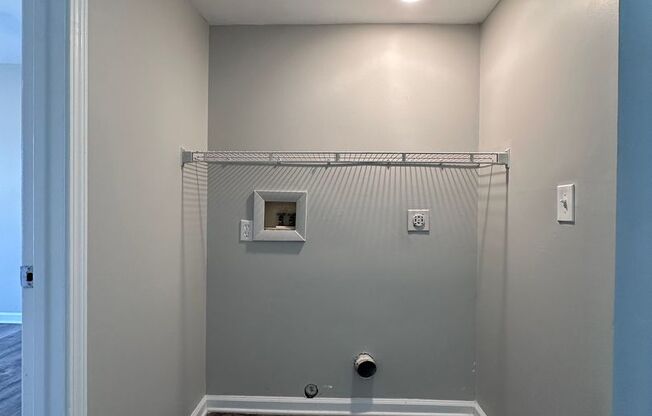 2 beds, 1 bath, 850 sqft, $1,298, Unit Sharp Lane-23