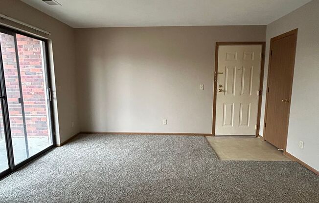 Southwinds Apts. (4712 Virginia St.)