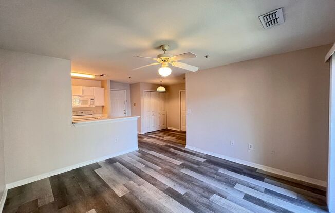 Awesome apartment at Cypress fairway!