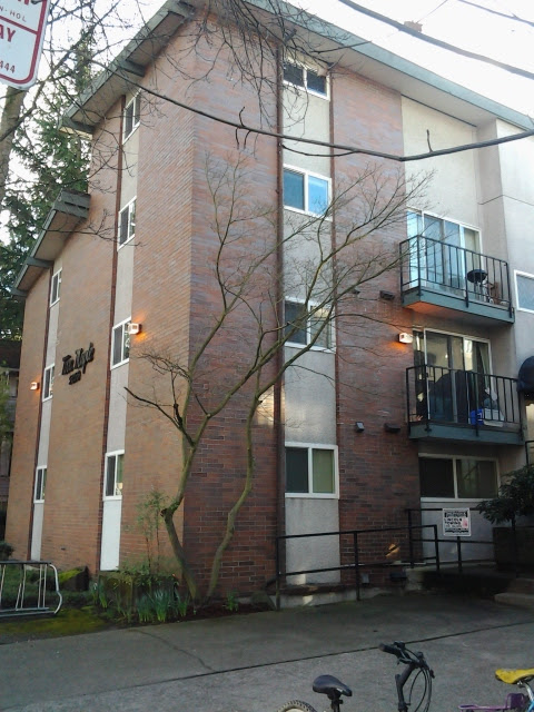 5255 15 AVE NE