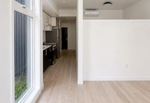 Studio, 1 bath, 422 sqft, $1,595, Unit Unit 02