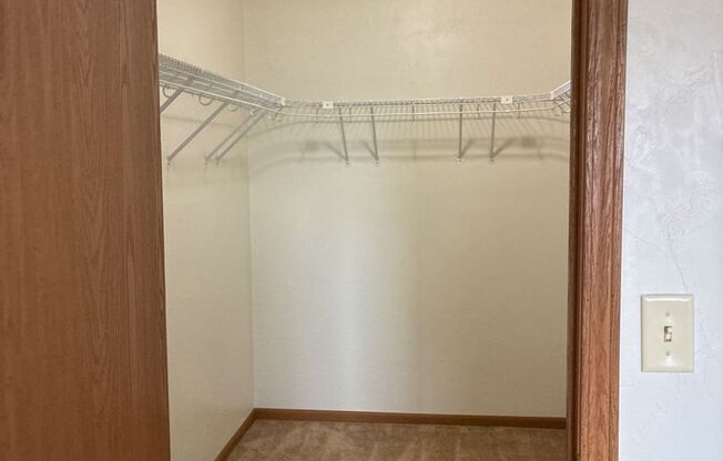 2 beds, 1 bath, 950 sqft, $1,250, Unit 1850-39