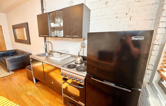 3 beds, 1.5 baths, 1,200 sqft, $8,350, Unit 2