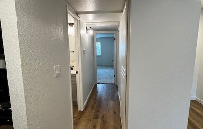 2 beds, 2 baths, 950 sqft, $2,175, Unit 18