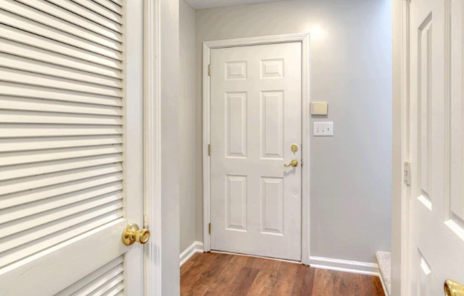 3036 REGAL PARK CT
