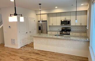 2108 KENSINGTON WALK
