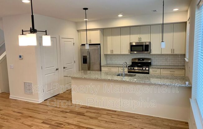 2108 KENSINGTON WALK