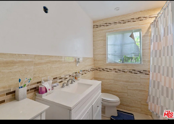101 W OAKMONT DR