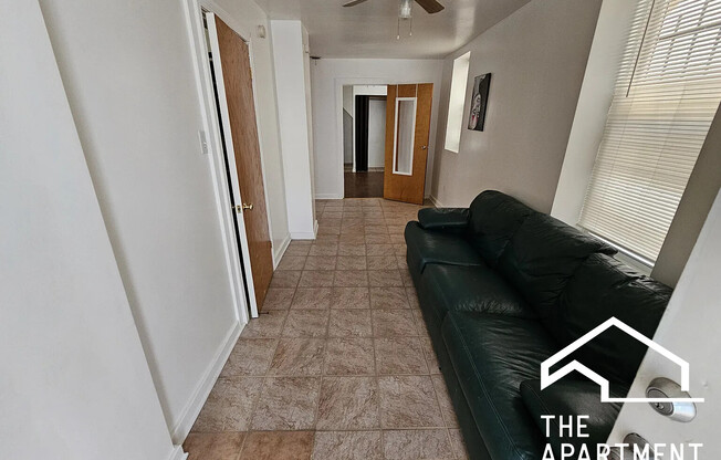 3531 West Dickens Ave.