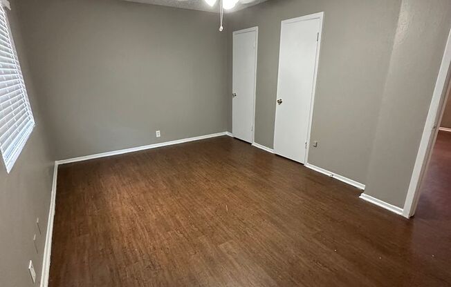 Brookview Duplex 6822