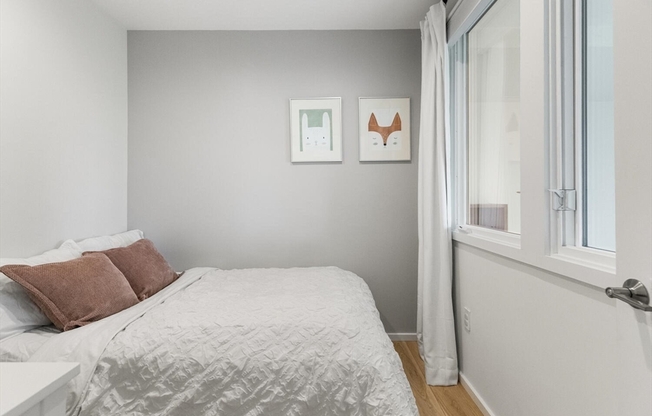 2 beds, 1.5 baths, 1,056 sqft, $4,200, Unit 520