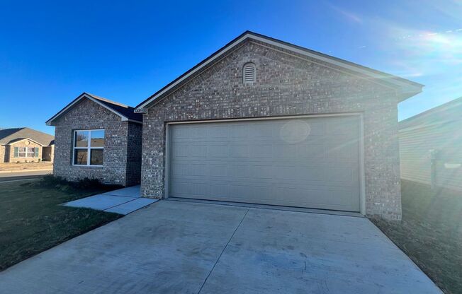 Beautiful Spacious 4 Bedroom Home in Mustang School District