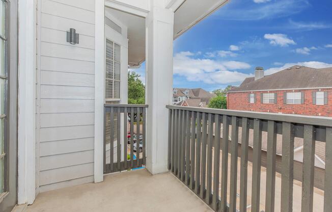 2 beds, 1 bath, 960 sqft, $1,540