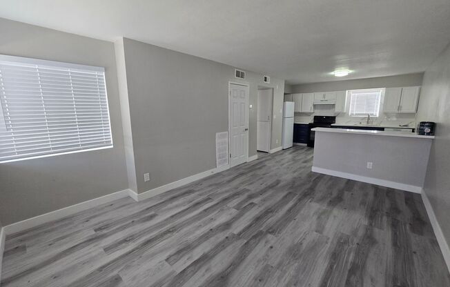 2 beds, 2 baths, 875 sqft, $1,455.5, Unit 21