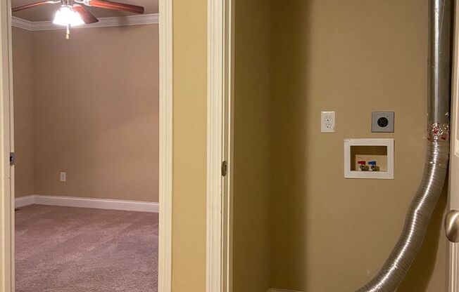 2 beds, 2.5 baths, 1,115 sqft, $1,055, Unit 030