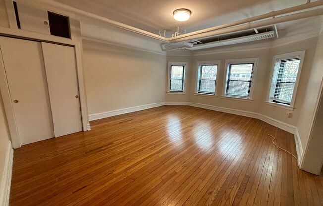 1 bed, 1 bath, 883 sqft, $1,595, Unit 910-0