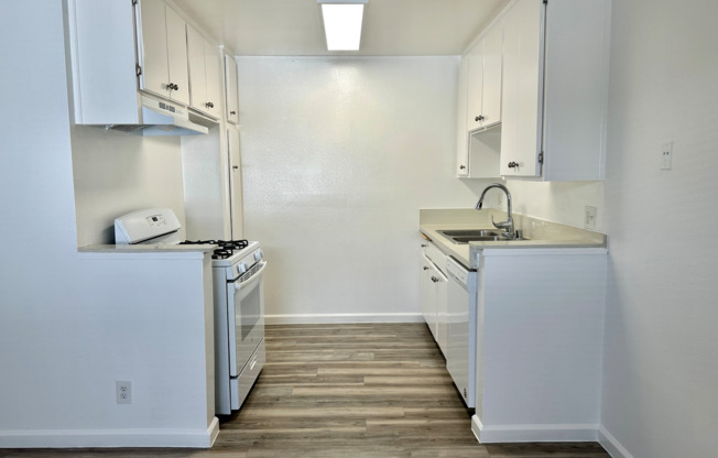 16565 Vanowen Street