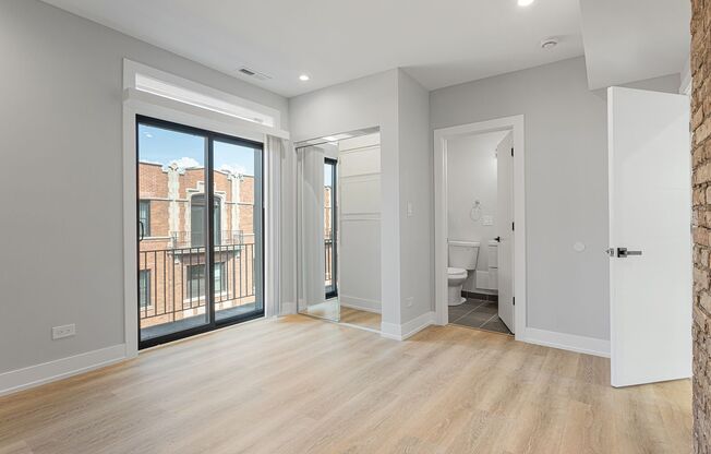 2 beds, 2 baths, 657 sqft, $2,250, Unit 1550-1D