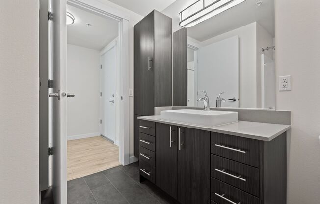 1 bed, 1 bath, 498 sqft, $1,750, Unit 320