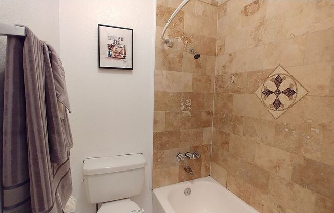 2 beds, 2 baths, 910 sqft, $2,795, Unit 304