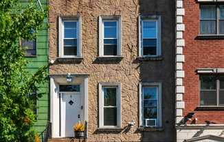 8 STANHOPE ST