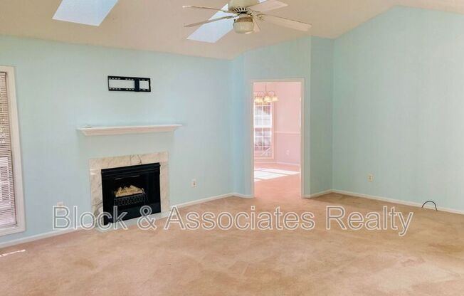 104 WOOD BND CT