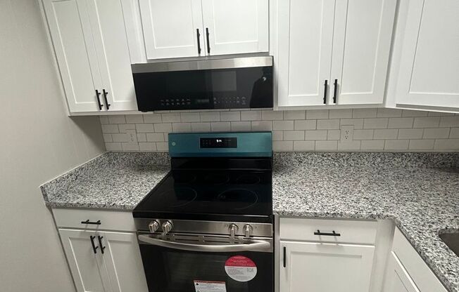 2 beds, 1.5 baths, 1,100 sqft, $1,099, Unit 722-B