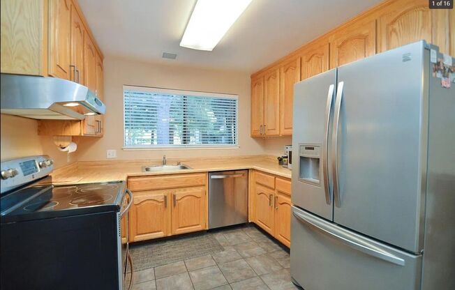 $2,790 - GORGEOUS TWO BEDROOM CENTRAL FREMONT FIRST FLOOR CONDO